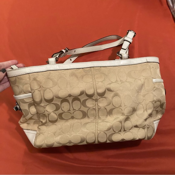 Vintage Coach Signature Logo Shoulder Bag - Picture 4 of 15